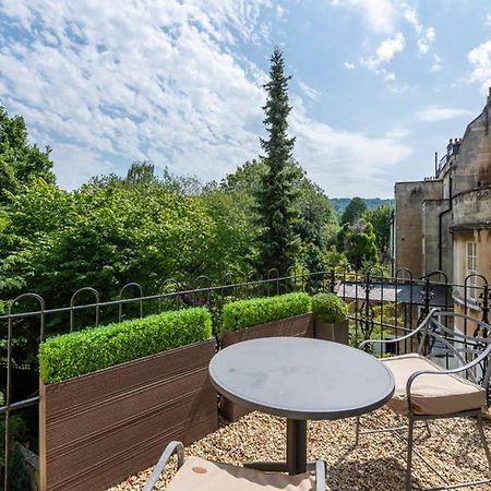 Beautiful Studio With Private Outside Terrace Lägenhet Bath Exteriör bild